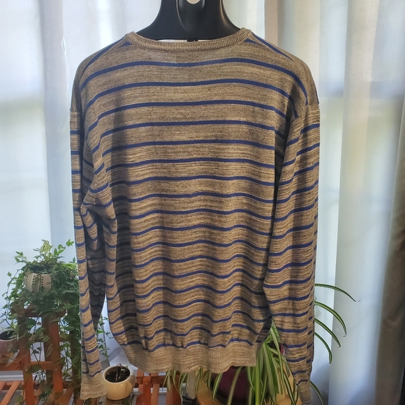pd&c v-neck men's pullover,  XL - Picture 2 of 4